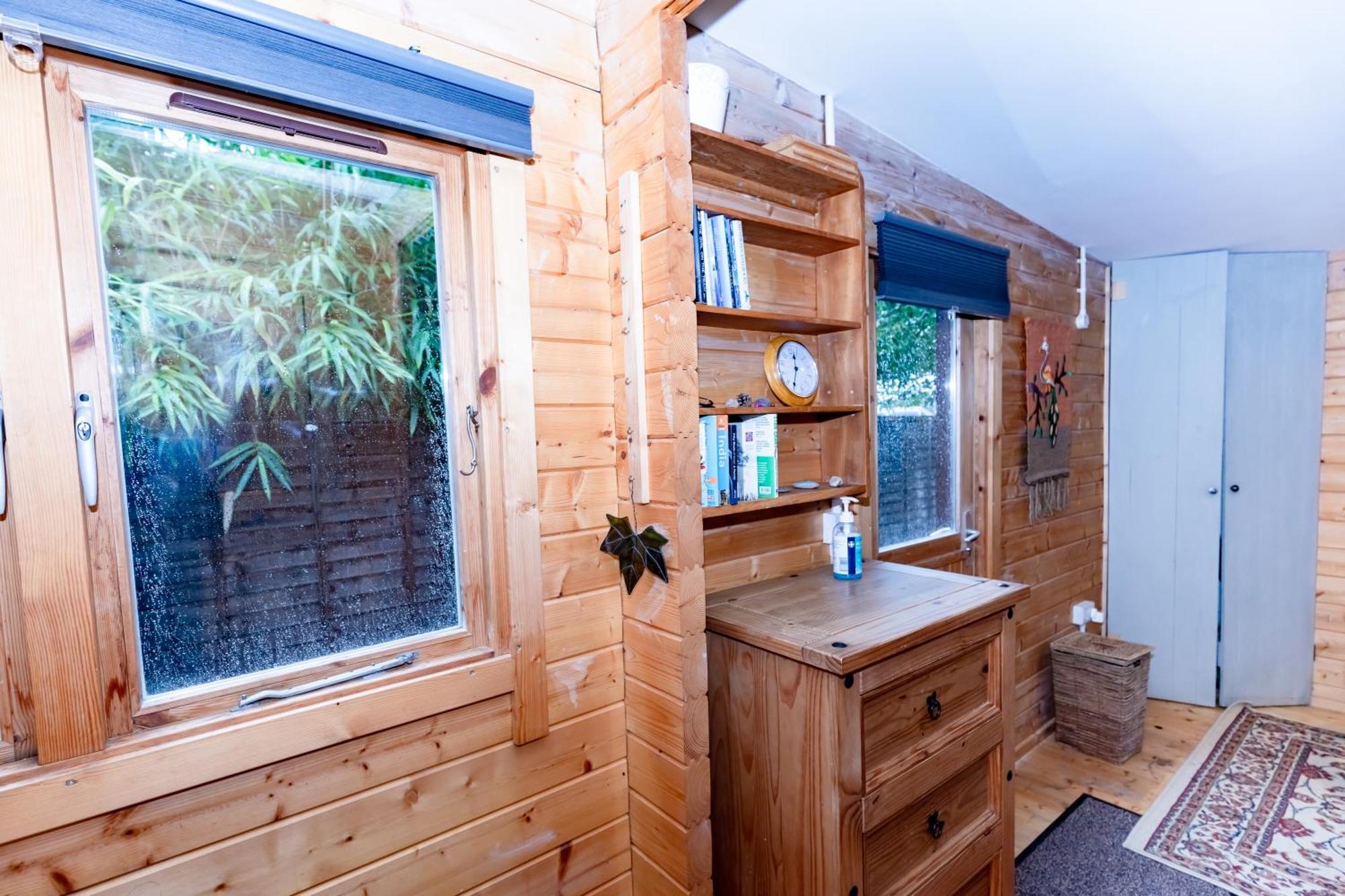 Universal Harmony Retreats Glastonbury Apartment Exterior photo